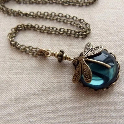 Beautiful Vintage Dragonfly Necklace with Bonus Earrings Ã¢â‚¬â€œ Limited Time Offer