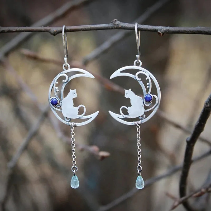 Moonlight Cat Earrings Ã¢â‚¬â€œ Vintage Crescent Design with Lapis Lazuli Gemstone