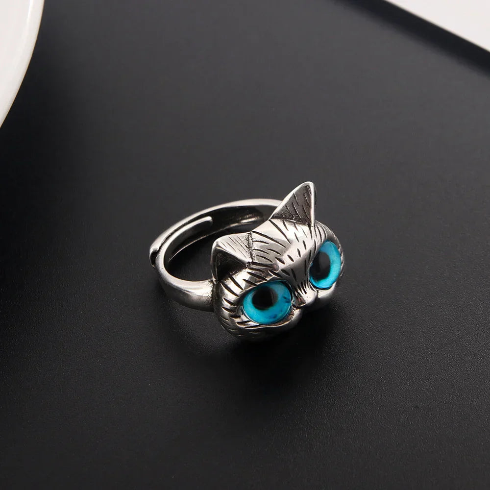 Blue-Eyed Cat Ring Ã¢â‚¬â€œ Playful Vintage Silver Animal Ring for Cat Lovers